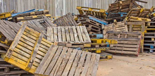 The Biggest Pros and Cons of Using Wooden Pallets